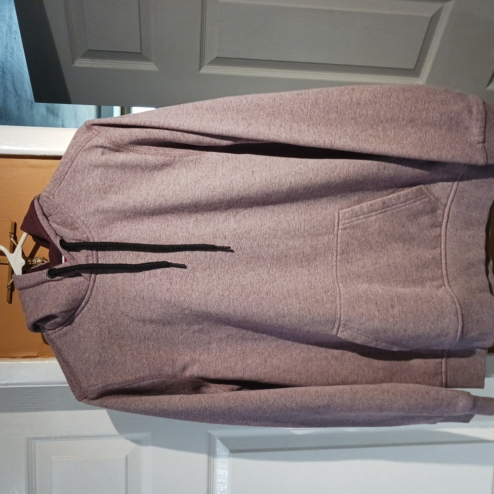 Six Lincoln New York Men's Burgundy Pullover Hooded Sweatshirt. Size M